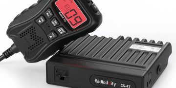 Radioddity CS-47 Small CB Radio, AM/FM, 40-Channel, One Hander Microhone Built-in Speaker Noise